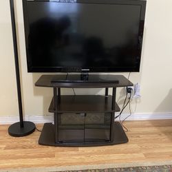 Samsung 40" TV And console