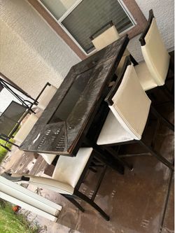Table & Chairs