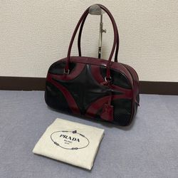 𝐏𝐫𝐚𝐝𝐚   handbag bowling bag