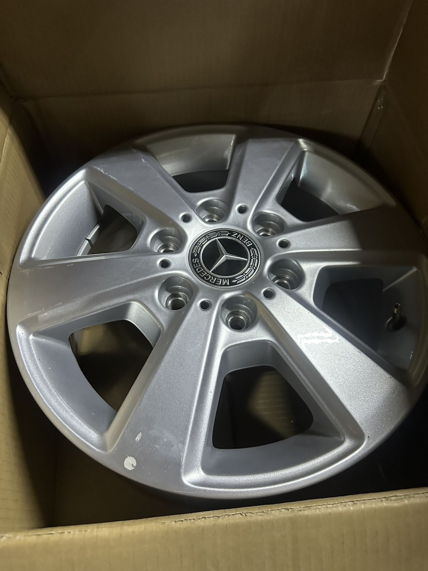 Moto Sprinter Rims Wheel Rim Sprinter 1500,2500 for Sale in Oceanside, CA - OfferUp
