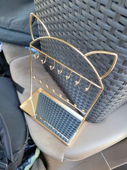 Jewelry holder