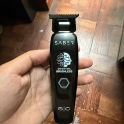 SABER PROFESSIONAL HAIR TRIMMER WITH DIGITAL BRUSHLESS MOTOR