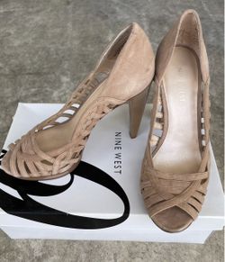 Nine West Nude Suede Peep-Toe Platform Heels - Size 6