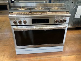 Frigidaire Gallery 36” 4.6 Cu Ft 6-Burner Total Convection Gas Range w/ Air Fry