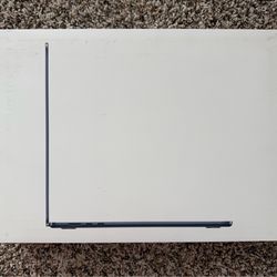 MacBook Air M4 – Sealed 15” / 24GB / 512GB - Midnight