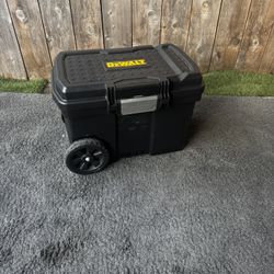 DeWalt Chest 