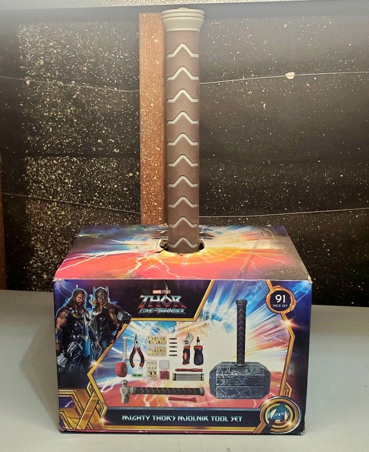Marvel Comics Mighty Thor's Hammer Mjolnir 91-Piece Tool Set