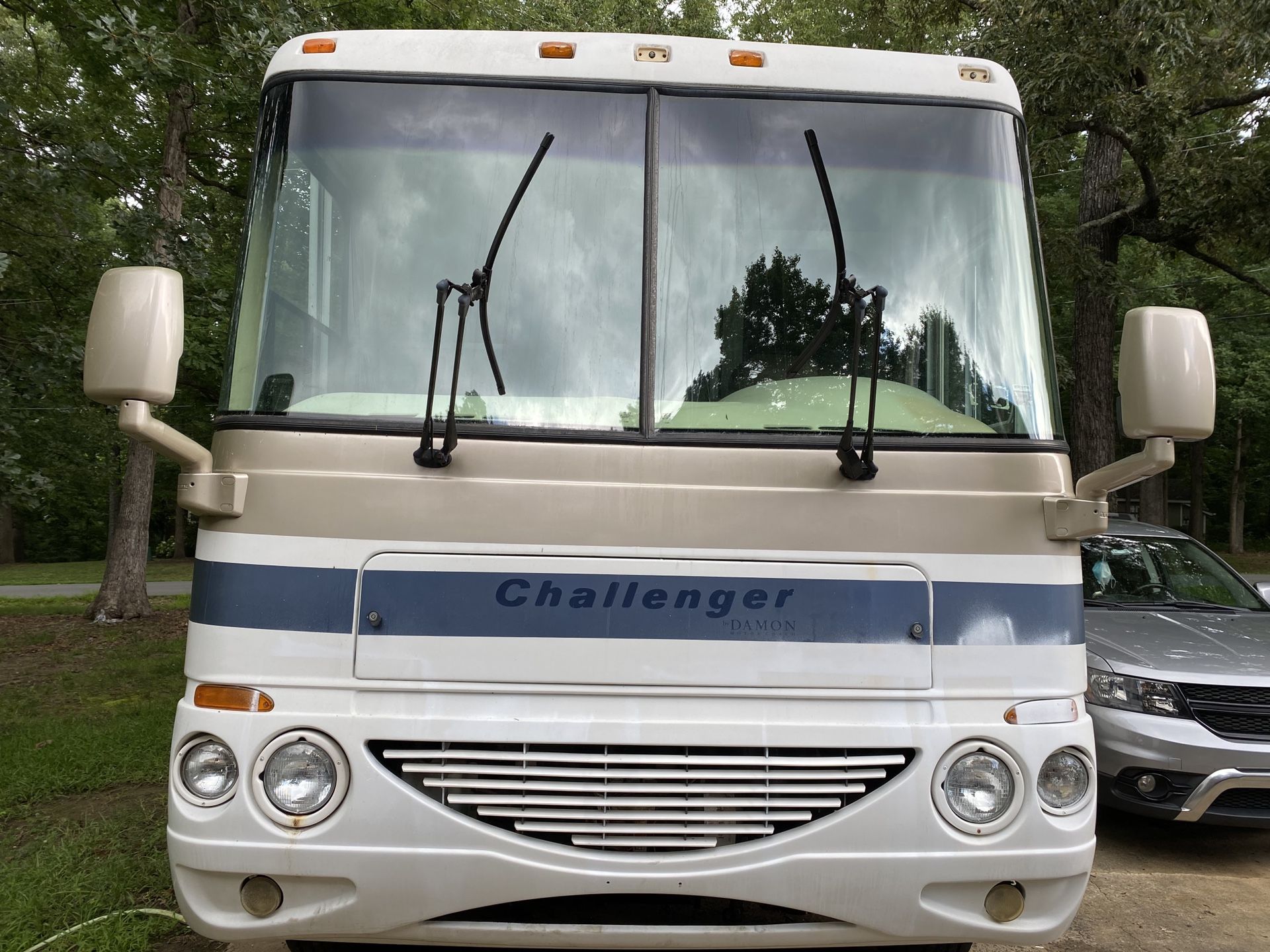 2004 Damon challenger class A RV/motor home v10