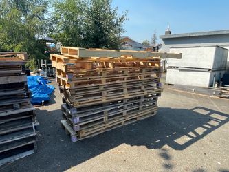 Lot of Used Wooden Pallets