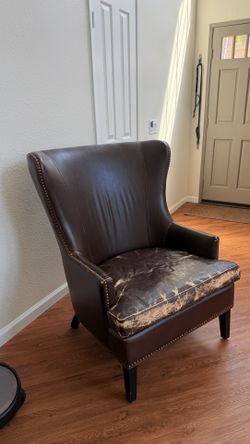 Leather Lounge Chair