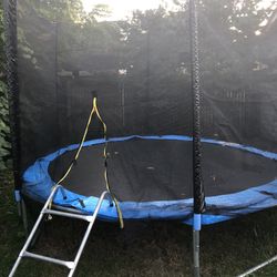 10 ft trampoline in excellent condition with all parts