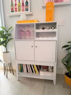Charlton Home Hiede 31.5” Bar Cabinet / Wine Cabinet – White