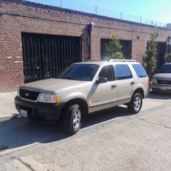 2005 Ford Explorer