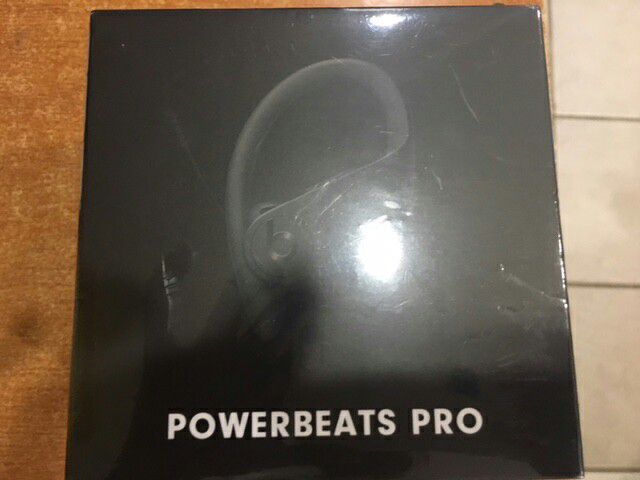 Powerbeats Pro Totally Wireless Earphones - Black ( PRICE NOT NEGOTIABLE )