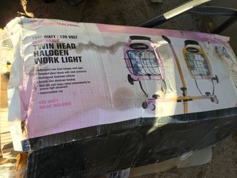 Twin head halogen work light on tripod
