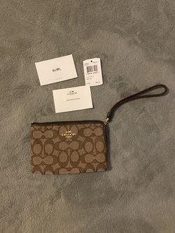 Coach wristlet wallet