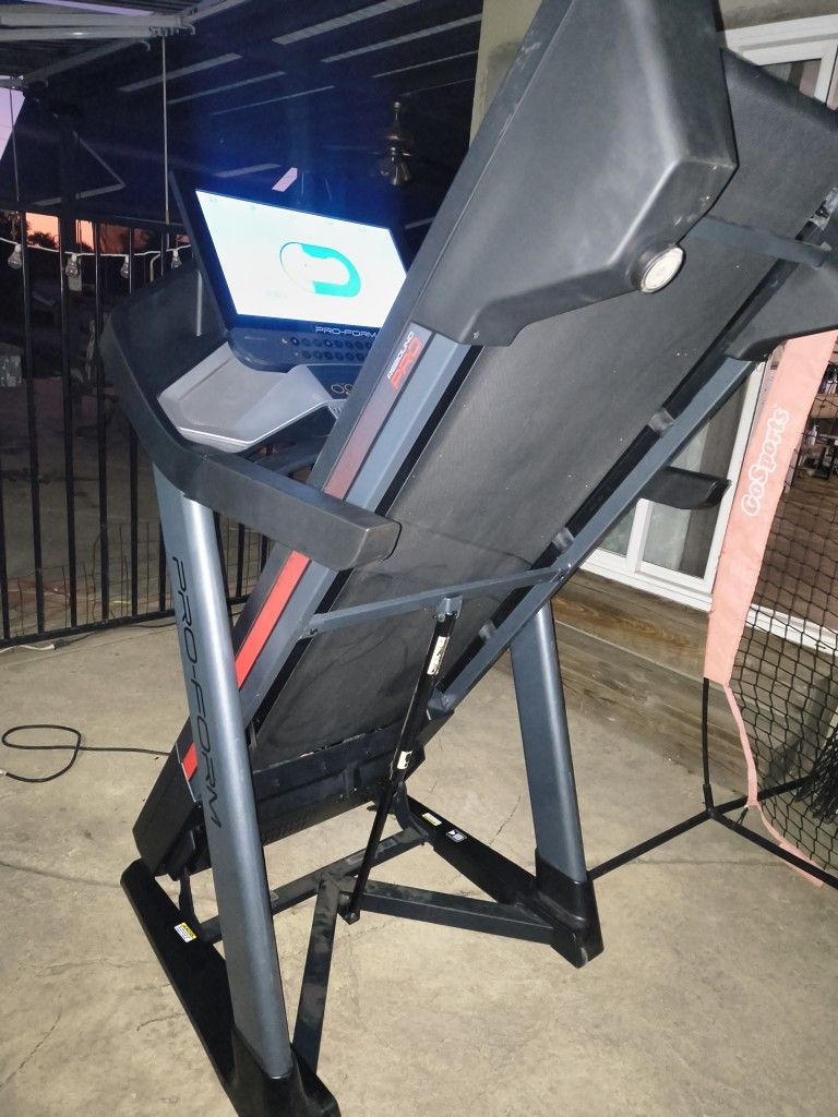 ProForm Pro 9000 Smart Treadmill
