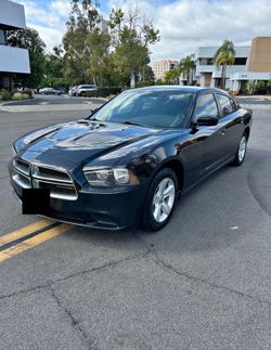 Dodge Charger 2012 - Low Miles - Clean Tittle