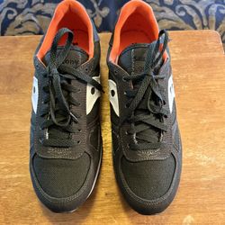 Men’s Saucony  Size 11 Like New
