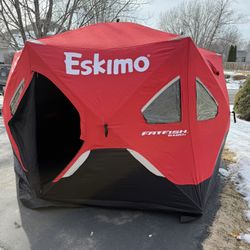 Eskimo portable Insulated Fish House 