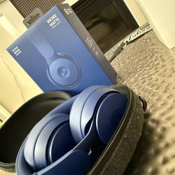 Used Beats Solo Pro Pharrell Edition