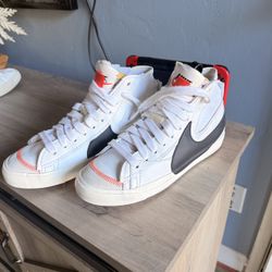 Nike Blazer 77 Size 10 Used In Great Condition 
