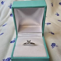 Brilliant-Cut Diamond Ring – 0.52 Carat, E Color, VVS1 Clarity with 18K White Gold Band (Rhodium-plated)