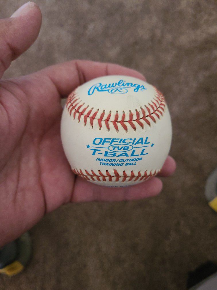 Great Condition Vintage Rawlings Tball