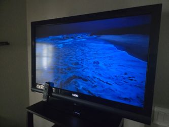 Televisor VIZIO HDTV de 42 Pulgadas (1080p) con Base Original y Control Remoto