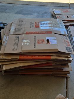 Moving boxes used Home Depot Mostly Heavy Duty  Medium 30+