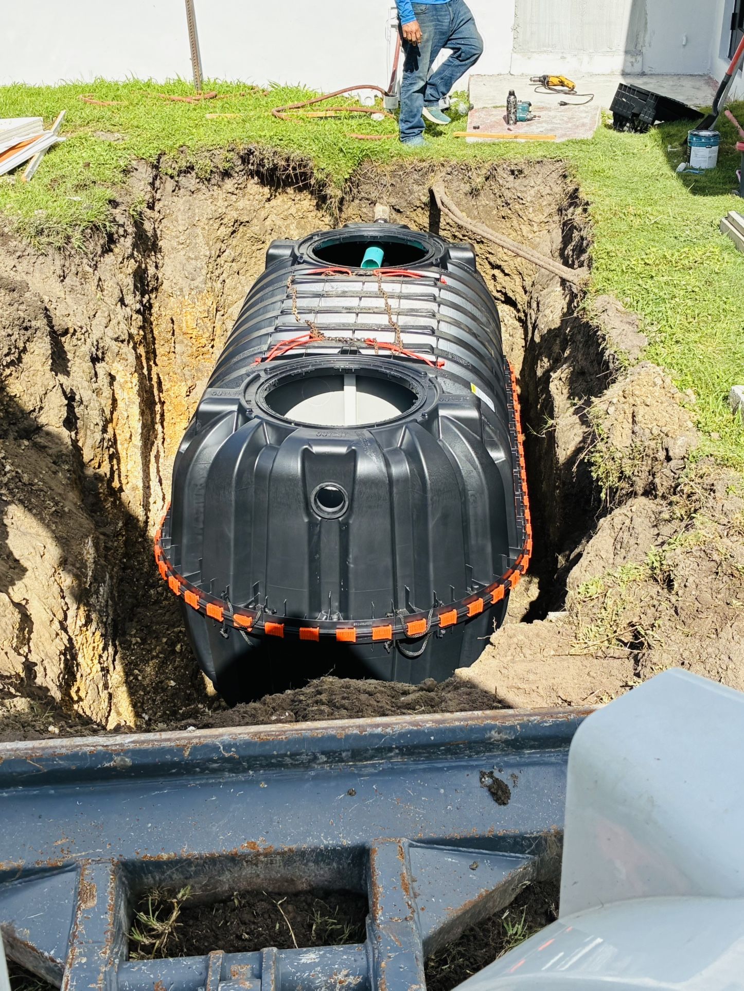 ๐บ๐ธ Drain Field And Septic Tank