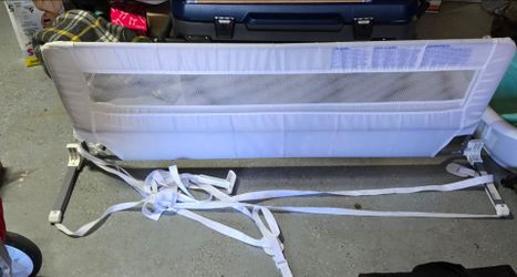 Regalo Swing Down Toddler Bed Rail