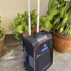 Excellent Condition Carry On Suitcases