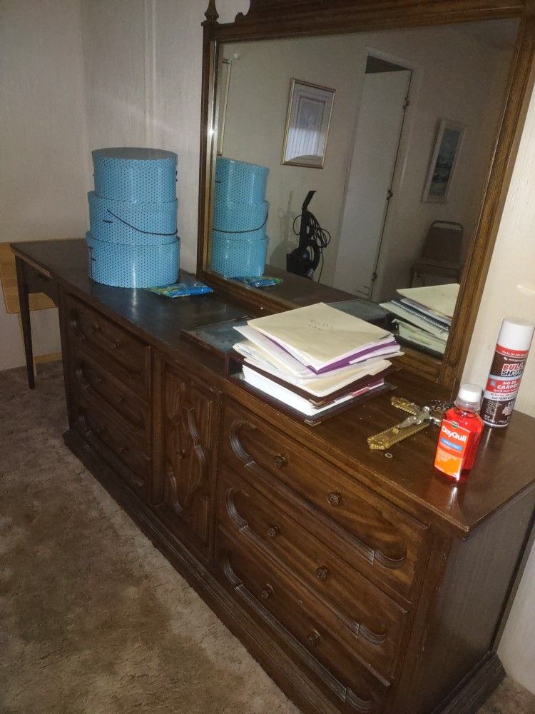 Queen Bed And Dresser