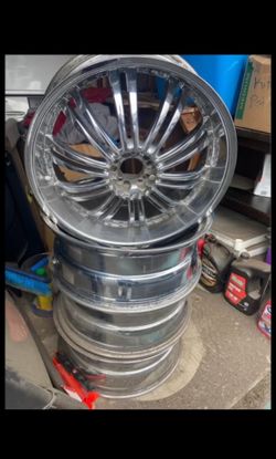 Chrome Universal 22” Rims
