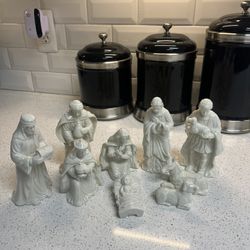 Mikasa  9 Piece Porcelain Nativity Set