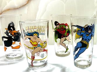 7 Vintage Collectors Glasses
