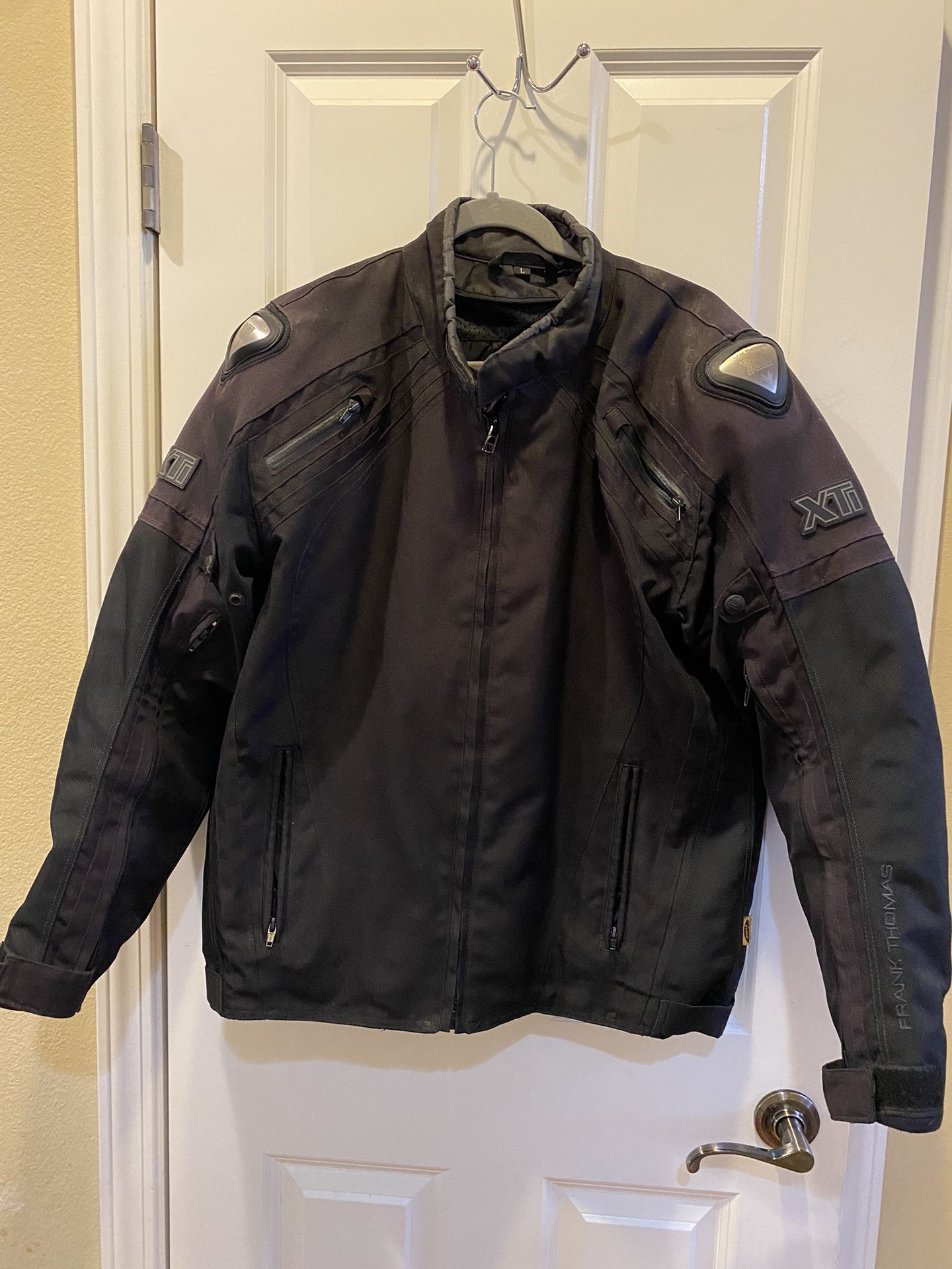 Frank Thomas great Condition - Xti Hyper-tech Motorcycling Gear Black  Jacket Size large for Sale in San Ramon, CA - OfferUp