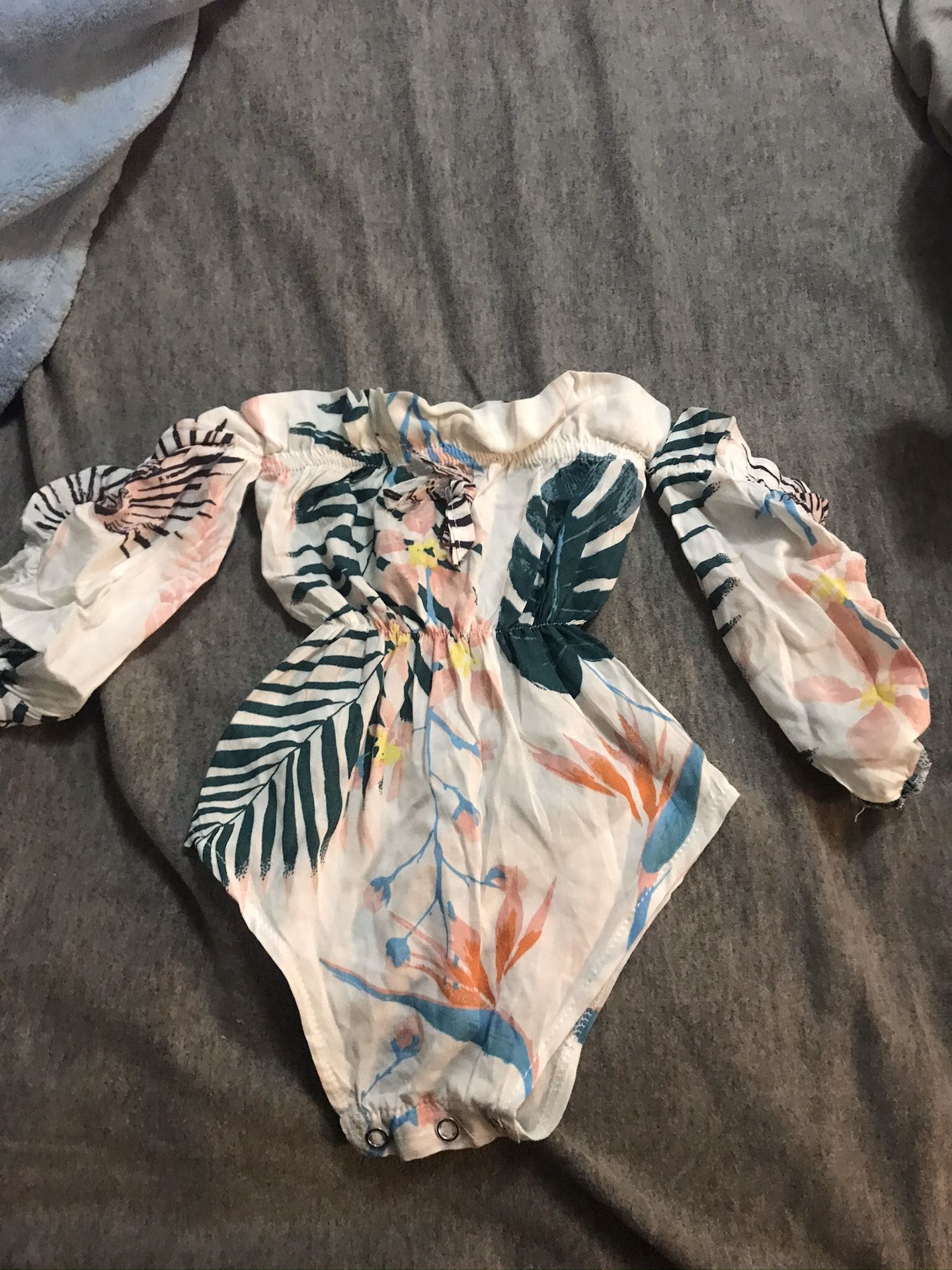 Baby girl clothes 0-3 months