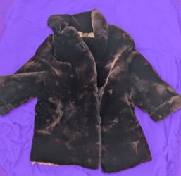 Mouton Dark Fur Coat By Yaegers Fur LTD Size 10/12 Bust 36, Length 28. Medium, Beautiful Fur And Lining W/ Ties Inside To Secure Coat While Wearing. 2