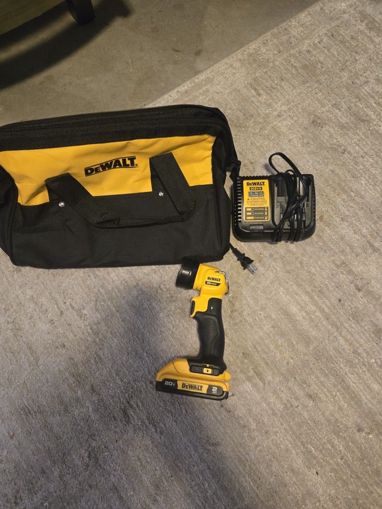 Luz Dewalt Todo Nuevo