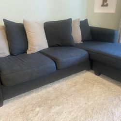 Blue 2 Piece Sectional With 6 Pillows 