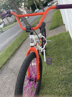 Se Bike So Cal 24 In With Maxis Purple Grips And Pedals With Pegs And Cool Stop Brakes