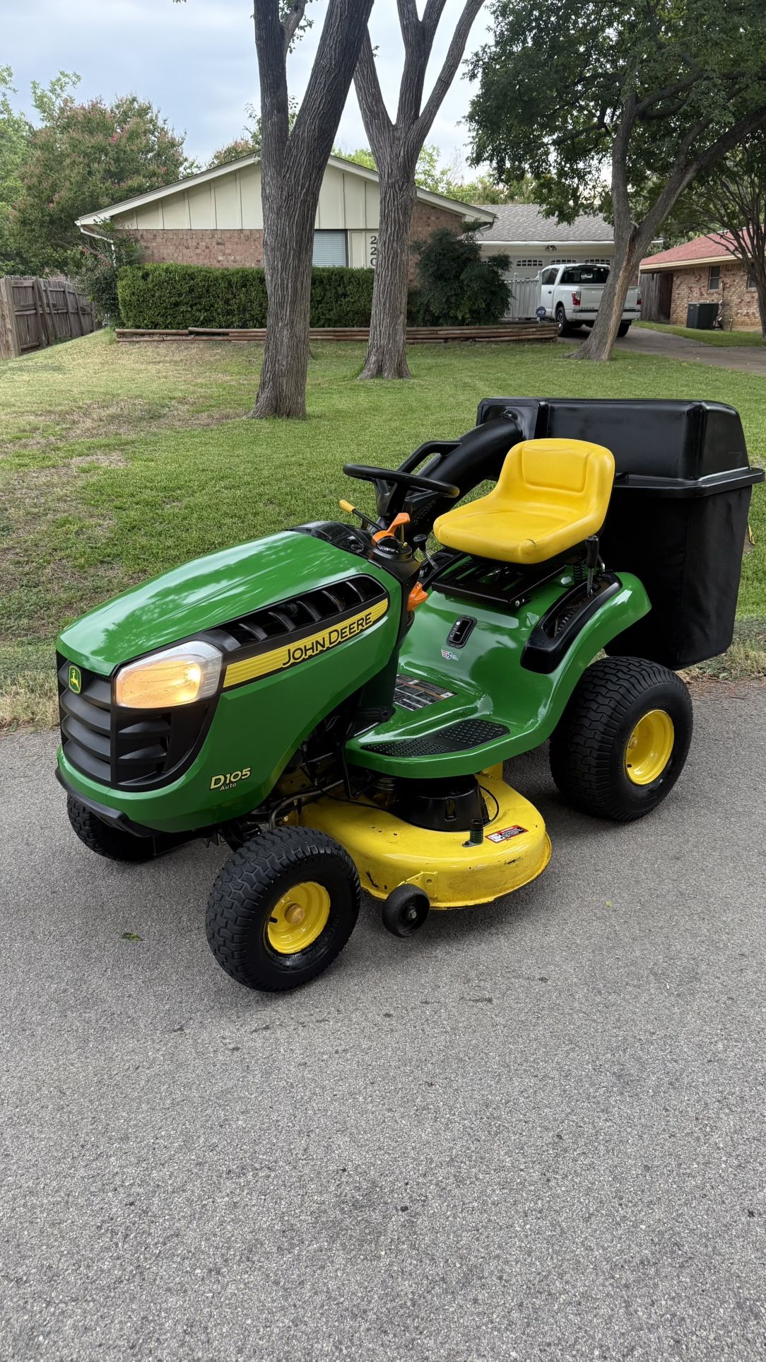 John Deere D105 17.5 Hp /42” Hydrostatic/kubota/toro Timecutter/Big Dog /Ariens Apex/ Cub Cadet/ Hustler