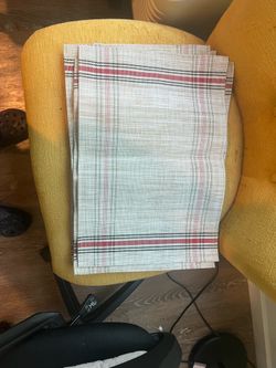 Plastic plaid placemats - 8