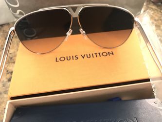 Original Louis Vuitton Evidence Aviator (Not fake) for Sale in Miami Beach,  FL - OfferUp