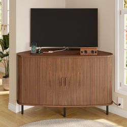 47" Corner TV Stand for up to 55" TVs, Modern Fluted Sliding Door Cabinet with Power Outlet, Wood Storage Entertainment Center, Media Console for Livi