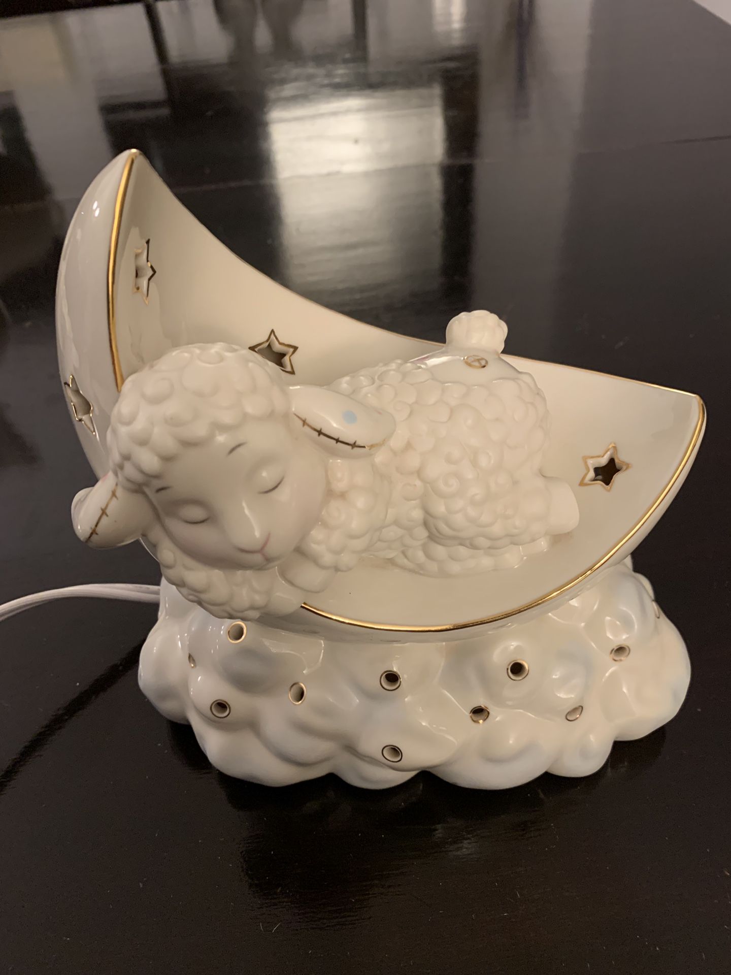 Lazy Lamb Lenox Lamp