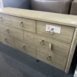 Dresser，$480