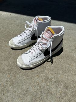 Nike blazers size 10 worn twice very clean